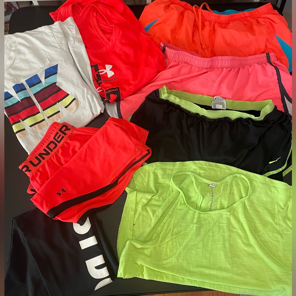 Multi Iteams, Please Read description. Under Armor, Nike, and Pink brand. 8 Item